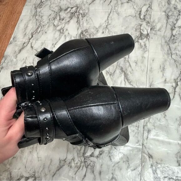 A2 By Aerosoles Octave Bootie Black Studded Ankle Boot  Boots size 10 - Picture 4 of 9